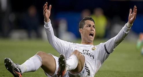 بالفيديو.. ماذا قالت الصحافة العالمية عن تجاهل رونالدو لبلاتيني؟